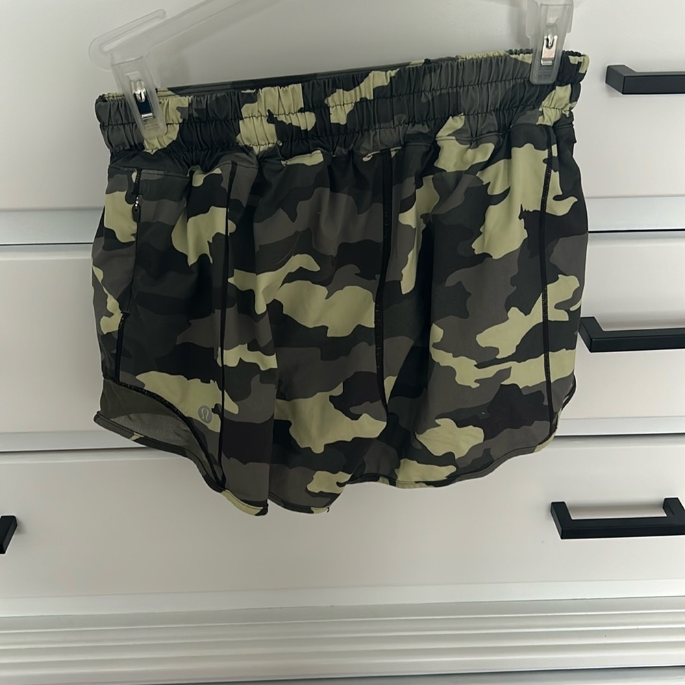 camo lulu lemon hotty hot shorts